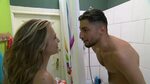 Toni erwischt Dean nackt im Badezimmer (Video) - Berlin - Ta